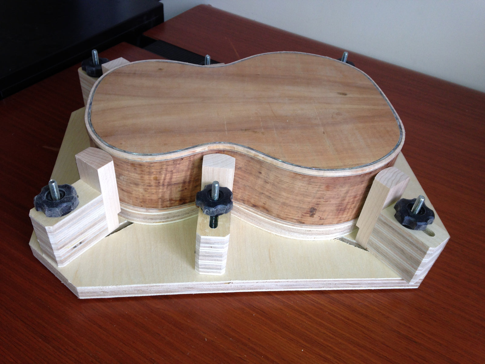 Adjustable Inside Form Ukulele